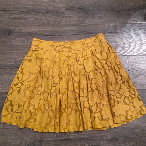 LOFT Dresses & Skirts - Ann Taylor Loft Women’s Yellow Circle Skirt